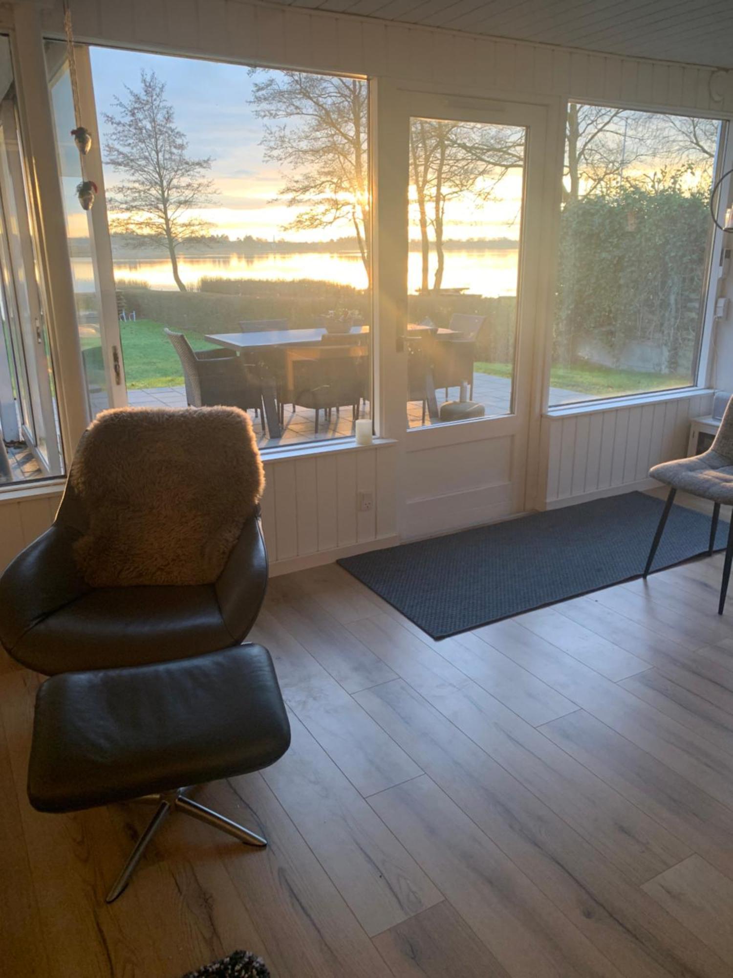 Huset Ved Soen Taet Pa Herning Og Mch Og Boxen 90 M2 Sunds Exterior photo